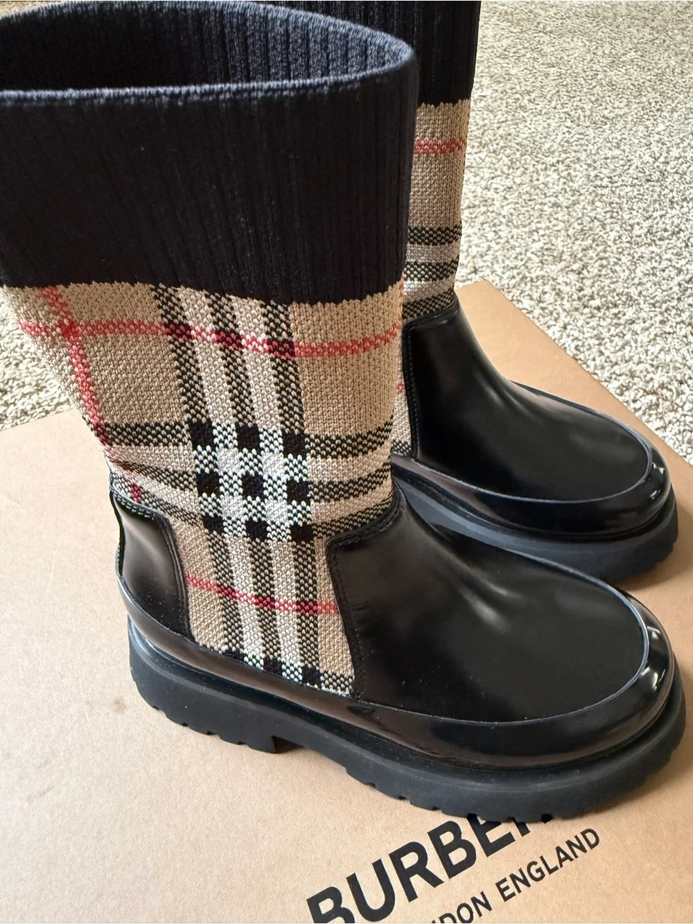 Burberry chelsea style